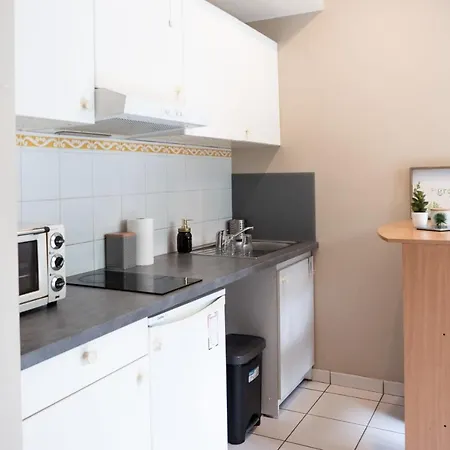 아파트 Charming Studio Near Jean Mace