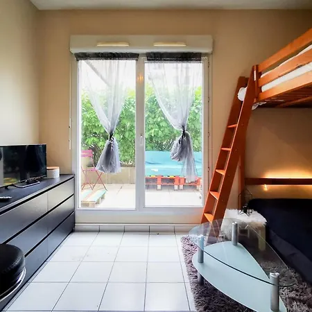 Charming Studio Near Jean Mace